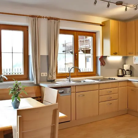 Point Apartment *